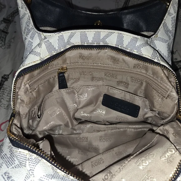 Michael Kors Women's Bag - Picture 11 of 16